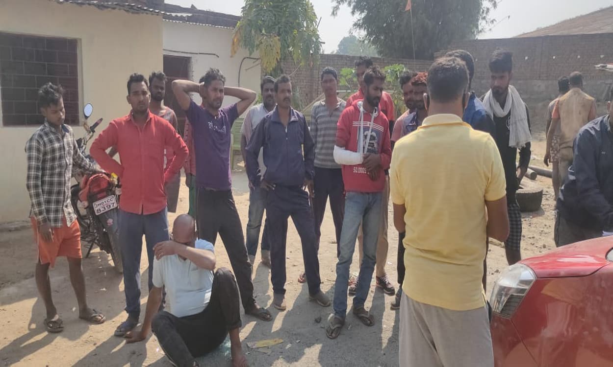 हथियार से लैस अपराधियों का कुलकुपी के एक क्रशर पर हमला, 10 मजदूरों को पिटा, गाड़ियों में की तोड़फोड़