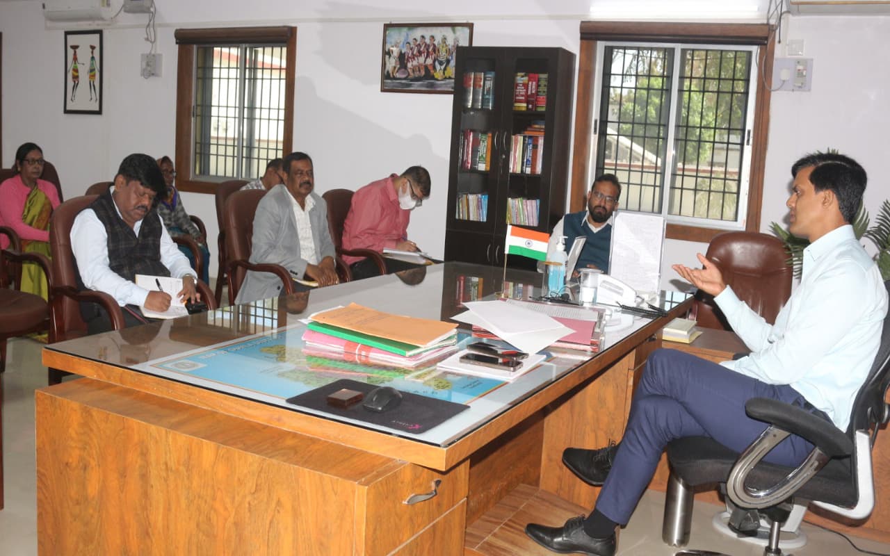 गुमला में अफीम की खेती के खिलाफ जिला प्रशासन का बड़ा अभियान, 18 होमगार्ड जवान ड्रोन से रखेंगे विशेष नजर