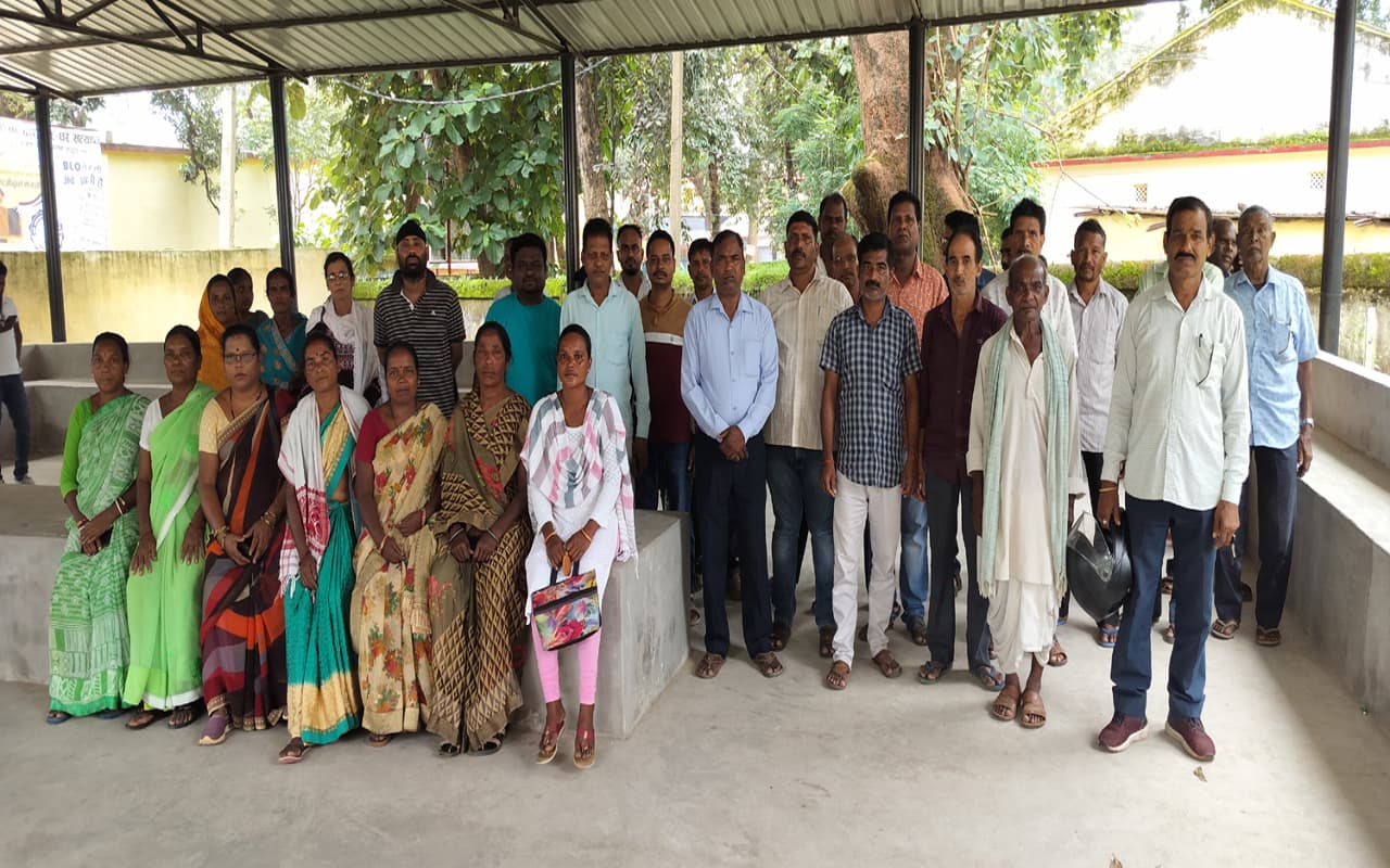 झारखंड : गुमला में अनाज घोटाला! 5000 क्विंटल गायब, डीलरों ने की शिकायत झारखंड : गुमला में अनाज घोटाला! 5000 क्विंटल गायब, डीलरों ने की शिकायत