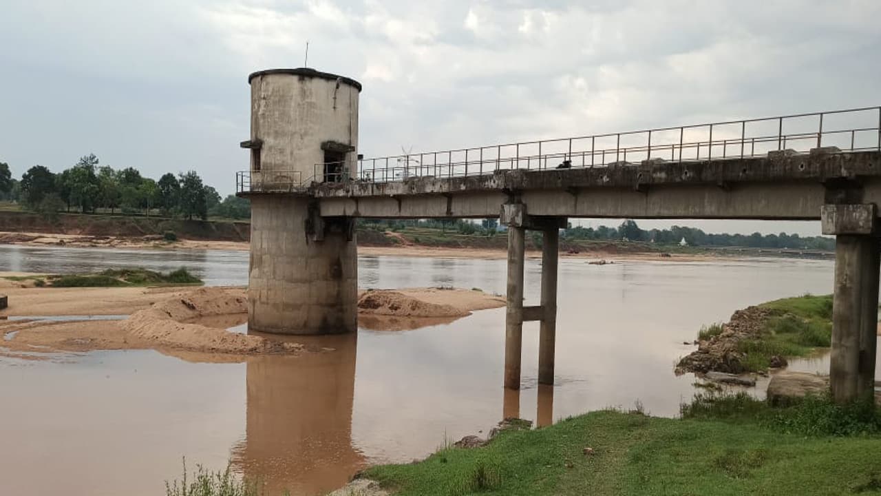 पांच दिनों से गुमला में पेयजलापूर्ति ठप, 51 हजार की आबादी परेशान, जल्द आपूर्ति बहाल होने का मिला आश्वासन