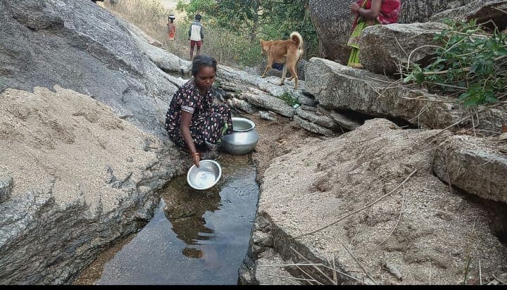 Jharkhand News: बोकारो के बिरहोर टंडा में नाला का पानी पीने को विवश हैं लोग