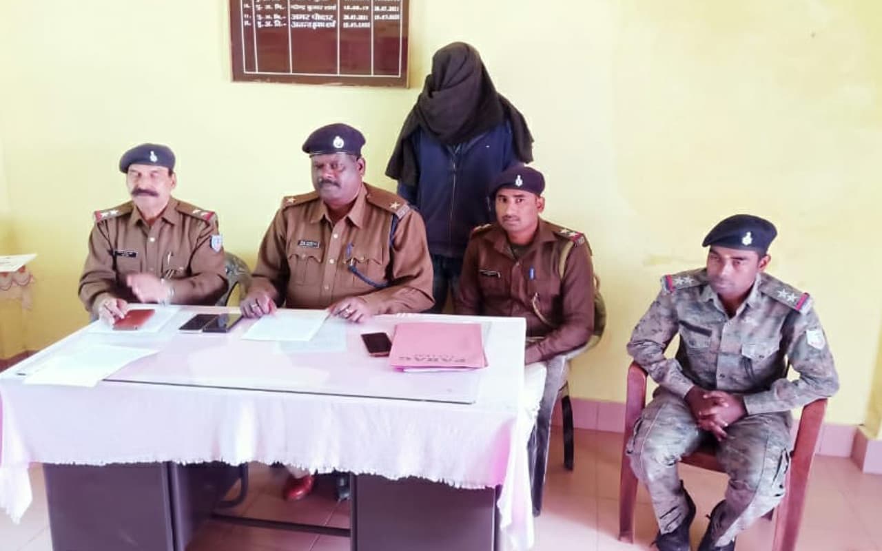 नक्सली के नाम पर गुमला के जारी प्रखंड जिप सदस्य से मांगी 20 लाख की लेवी, चचेरा भाई निकला मास्टरमाइंड