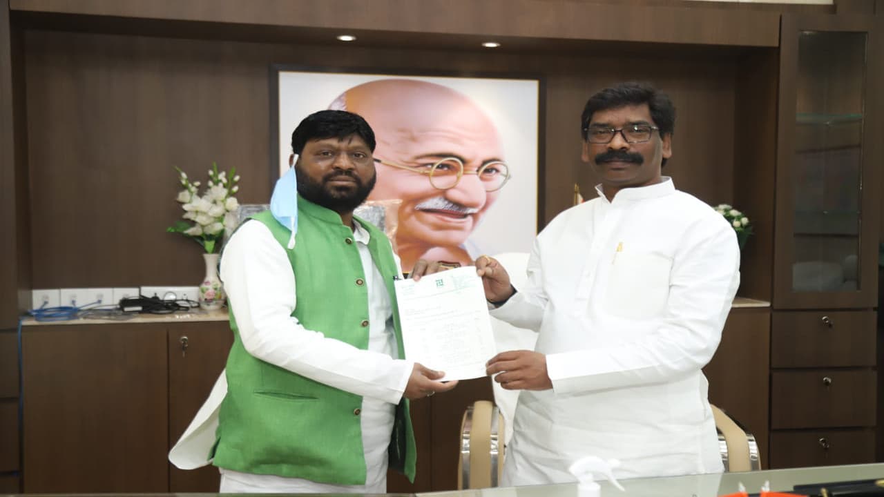 सीएम से मिले गुमला विधायक भूषण तिर्की, इंटर महिला कॉलेज की स्थायी प्रस्वीकृति की मांग