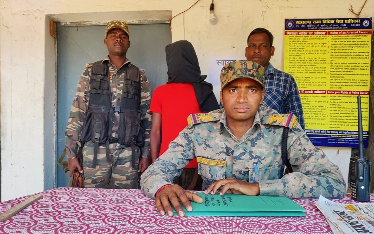 झारखंड : जड़ी-बूटी से इलाज करने के बहाने स्कूली छात्रा से जंगल में दुष्कर्म, पुलिस ने ओझा को भेजा जेल
