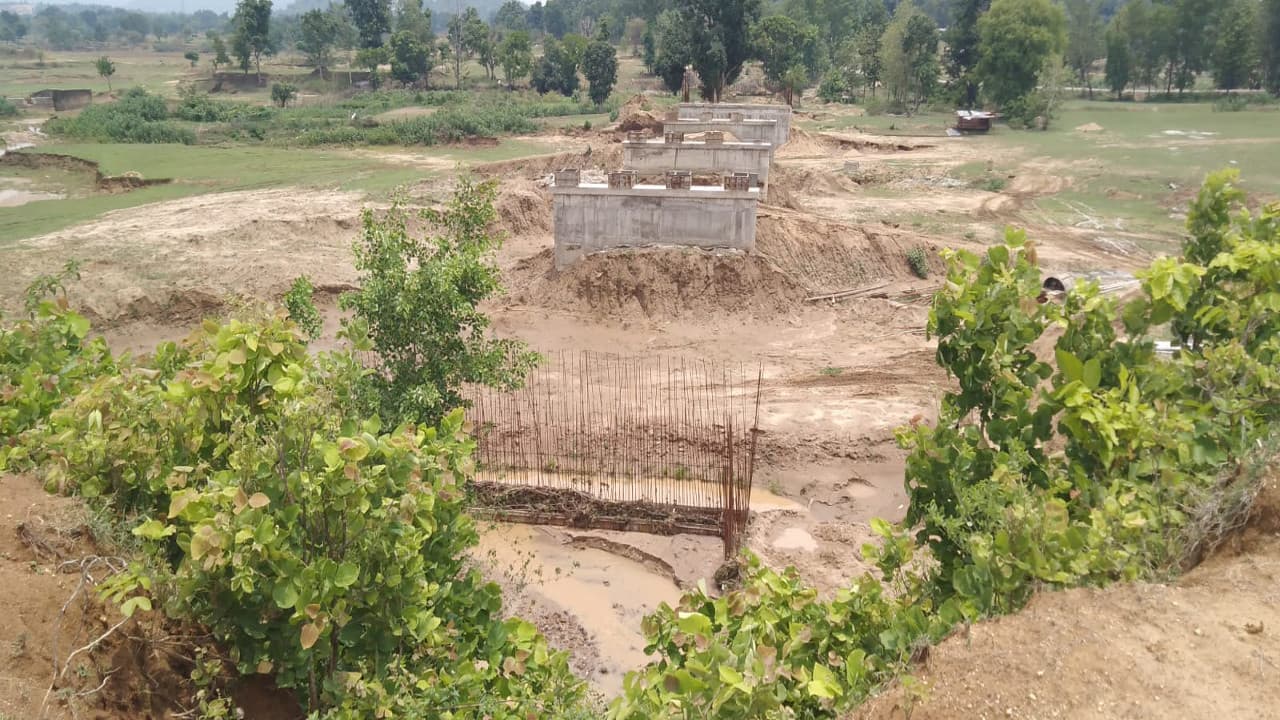 Jharkhand news: 19 साल में भी नहीं बनी गुमला बाइपास की सड़क, कई पुल-पुलिया का निर्माण भी अधर में लटका