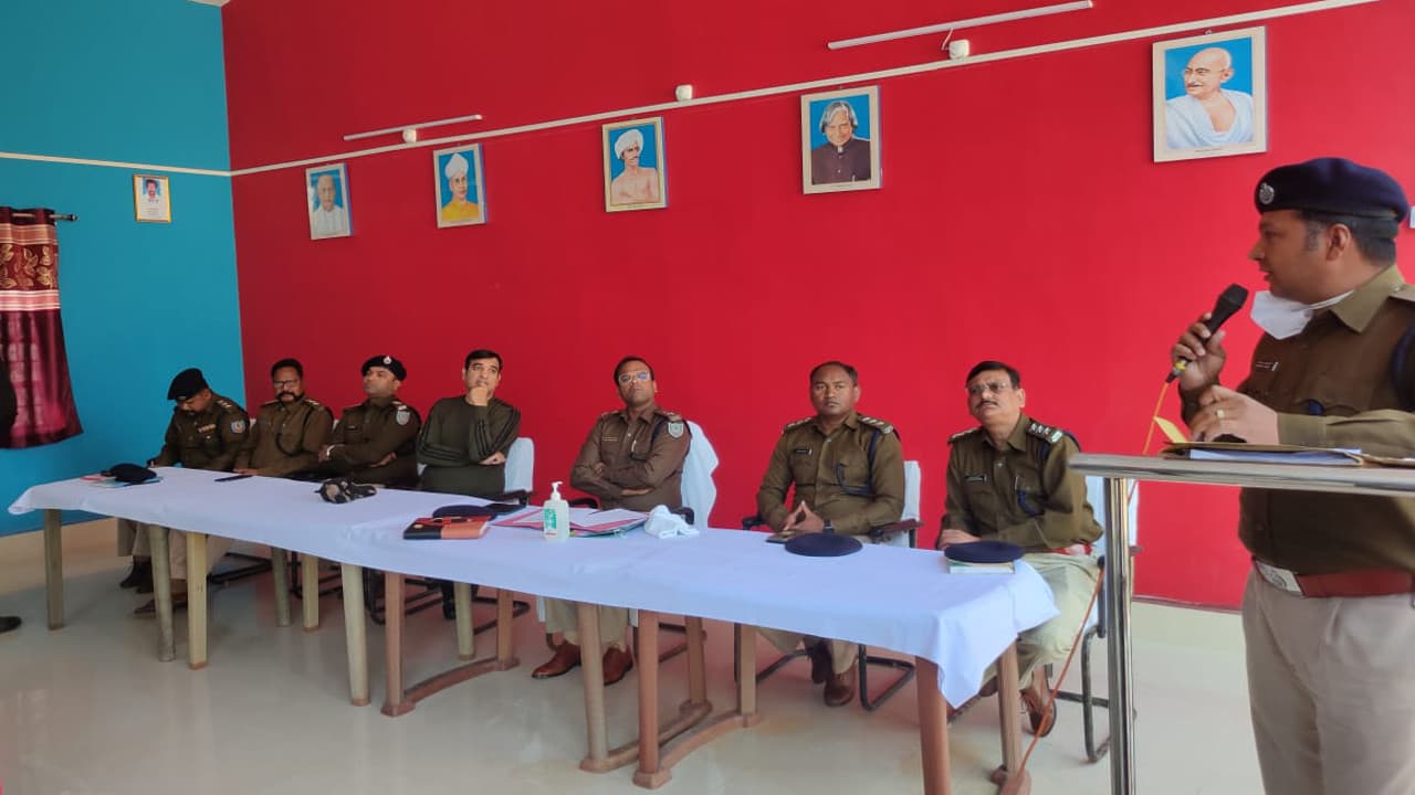 नक्सली मूवमेंट को लेकर गुमला एसपी ने दिये कई निर्देश, सभी पुलिस पिकेट में SDPO और इंस्पेक्टर करें कैंप