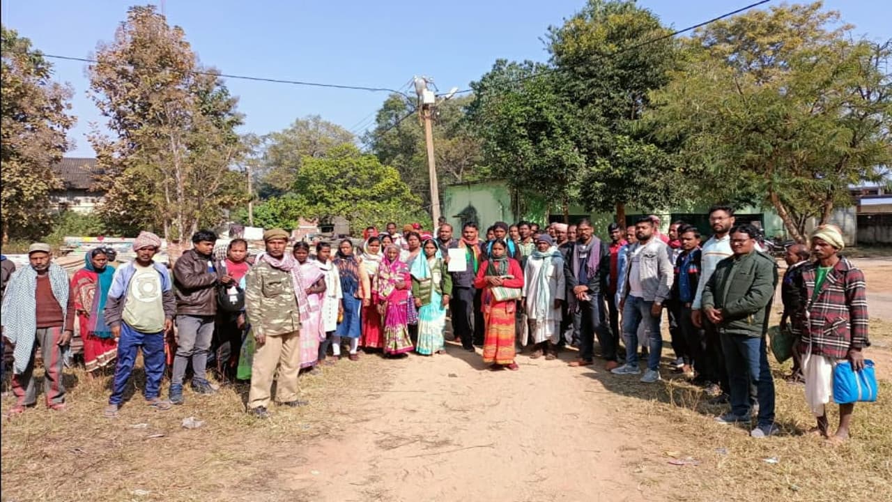 अंधविश्वास के खिलाफ गुमला के लोग जागे, अब महिला किसान मंजू उरांव के समर्थन में उतरे ग्रामीण