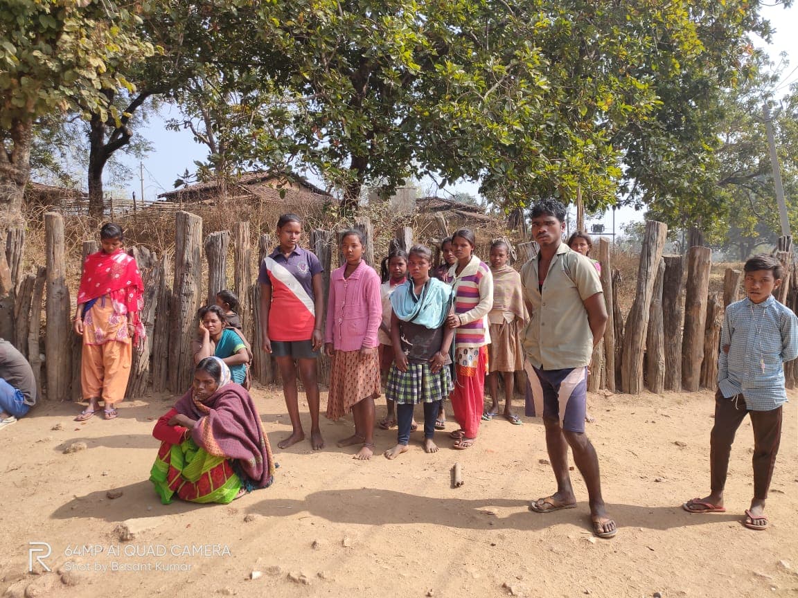 Bomb Blast Death : झारखंड के गुमला में माओवादियों ने जंगल में बिछा कर रखे थे सीरीज बम, बम ब्लास्ट से एक महिला की मौत, एक घायल