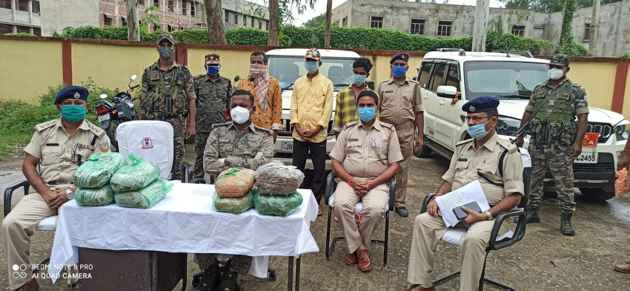 Jharkhand News : नशे के कारोबारियों के खिलाफ कार्रवाई, गुमला के सबसे बड़े गांजा तस्कर समेत दो गिरफ्तार