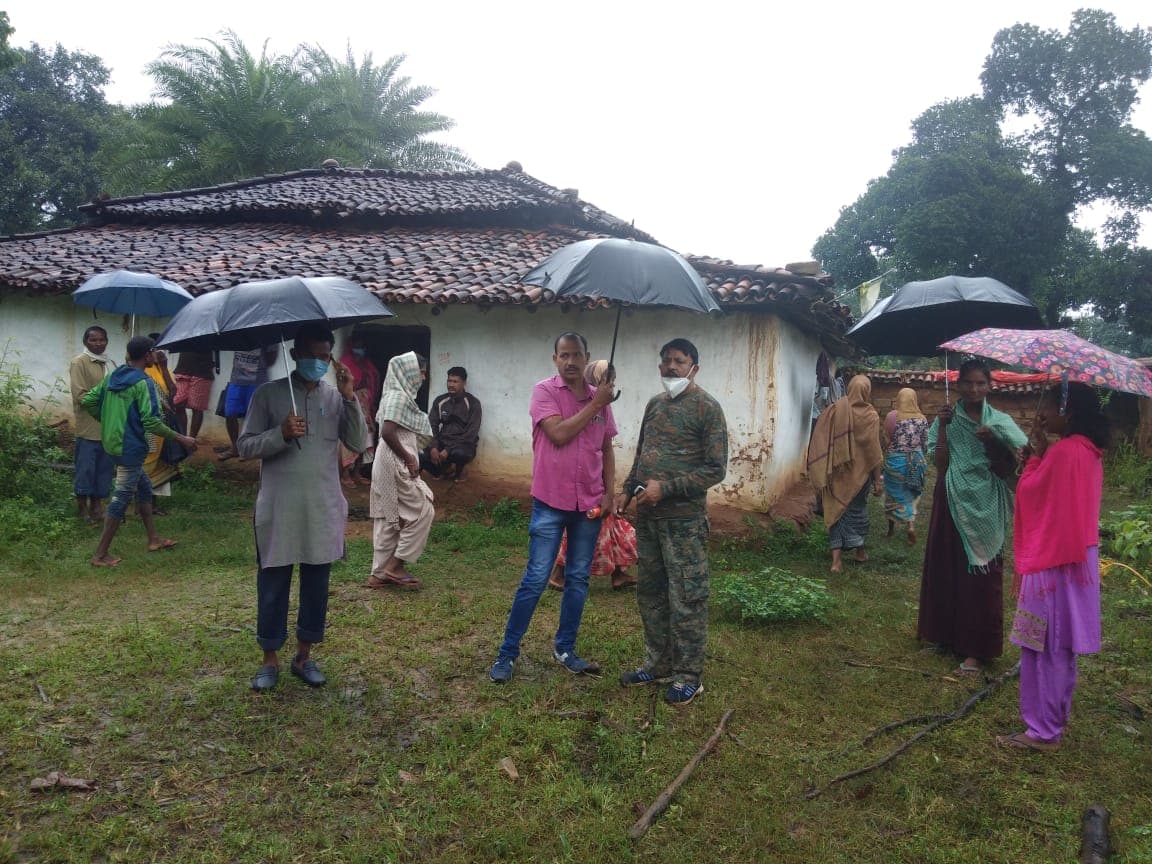 Jharkhand News : दो सगे भाइयों को उनके घर में ही कुल्हाड़ी से मार डाला, बुजुर्ग मां को भनक तक नहीं लगी, 48 घंटे बिस्तर पर पड़ा रहा शव Jharkhand News : दो सगे भाइयों को उनके घर में ही कुल्हाड़ी से मार डाला, बुजुर्ग मां को भनक तक नहीं लगी, 48 घंटे बिस्तर पर पड़ा रहा शव