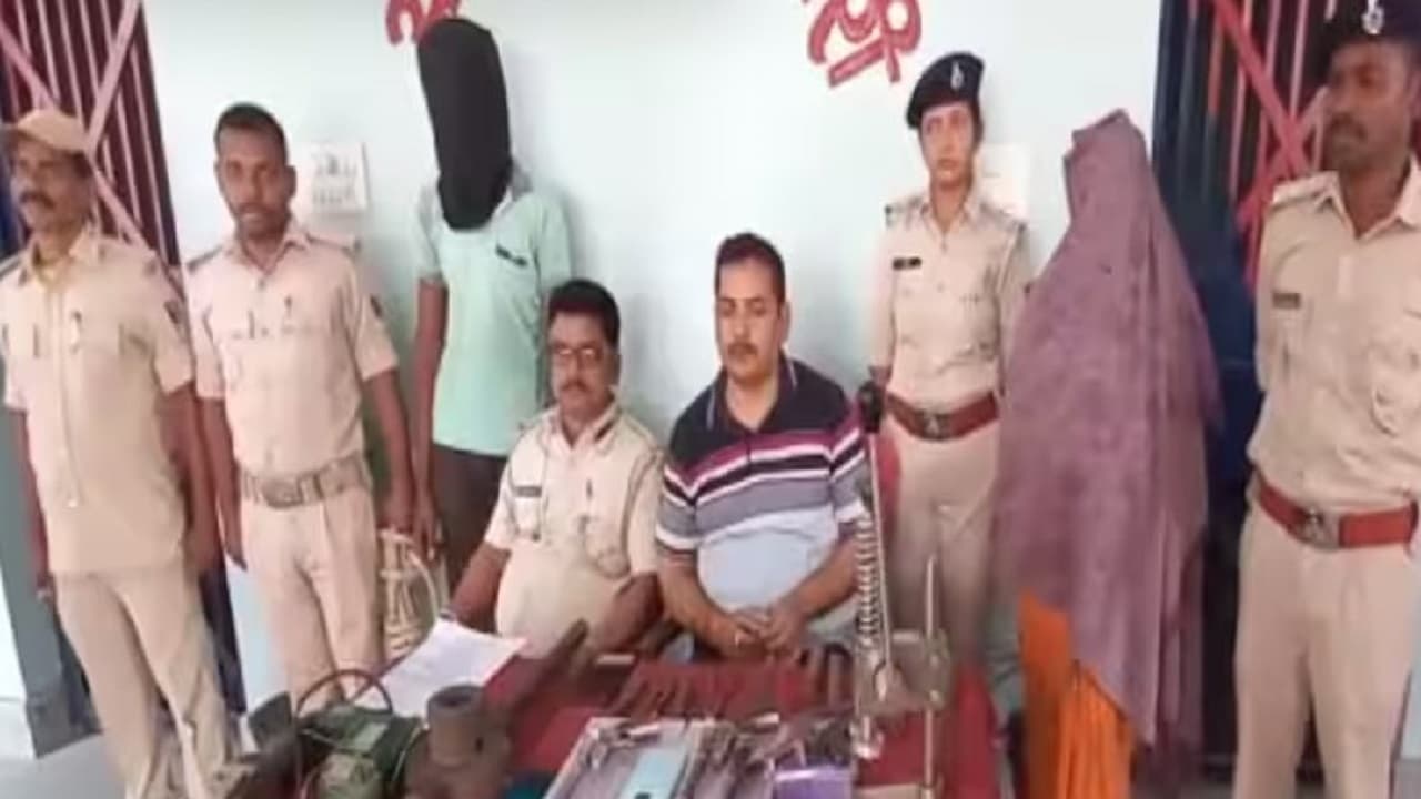 बिहार: बेटे के साथ मिलकर मां चला रही थी गन फैक्ट्री, अहमदाबाद पुलिस ने कटिहार में छापेमारी कर दबोचा