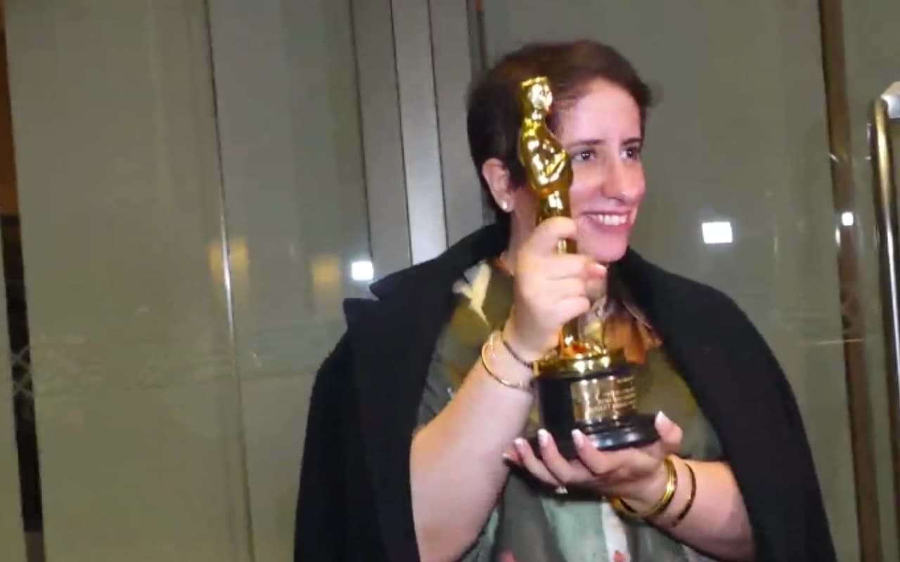 Oscar जीतने के बाद Naatu Naatu सिंगर काल भैरव ने कही ये बात, हाथ में ऑस्कर लिए इस अंदाज में नजर आई गुनीत मोंगा