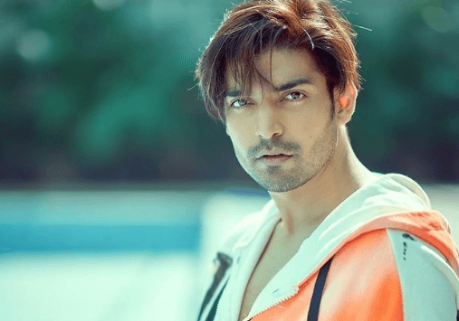 EXCLUSIVE : लोगों की मदद करने से एक अलग ही खुशी मिलती है- गुरमीत चौधरी