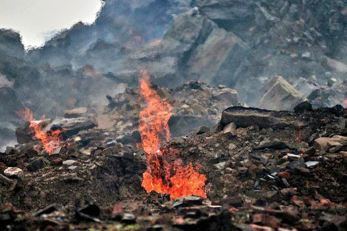 जीवाश्म ईंधन की खपत को कम करना आवश्यक