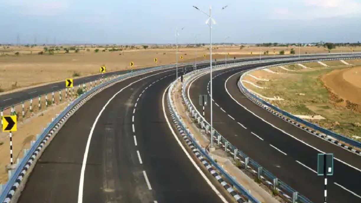 बुंदेलखंड एक्सप्रेसवे पर अब नहीं कर सकेंगे मुफ्त यात्रा, देना होगा टोल टैक्स, जानें रेट लिस्ट