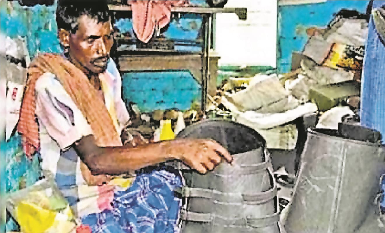 सैनिक की तरह लंबे बूट में सड़कों पर चलते दिखेंगे गजराज, नालंदा के मोरा-पचासा में बन रहे हाथी के जूते