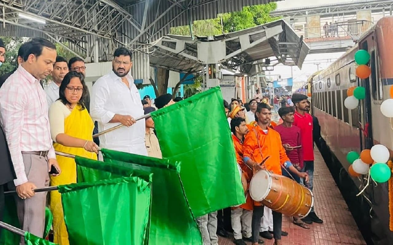 मुख्यमंत्री तीर्थ दर्शन योजना:द्वारिका-सोमनाथ दर्शन के लिए 1000 तीर्थयात्री रवाना, ऐसे कर सकते हैं मुफ्त तीर्थ