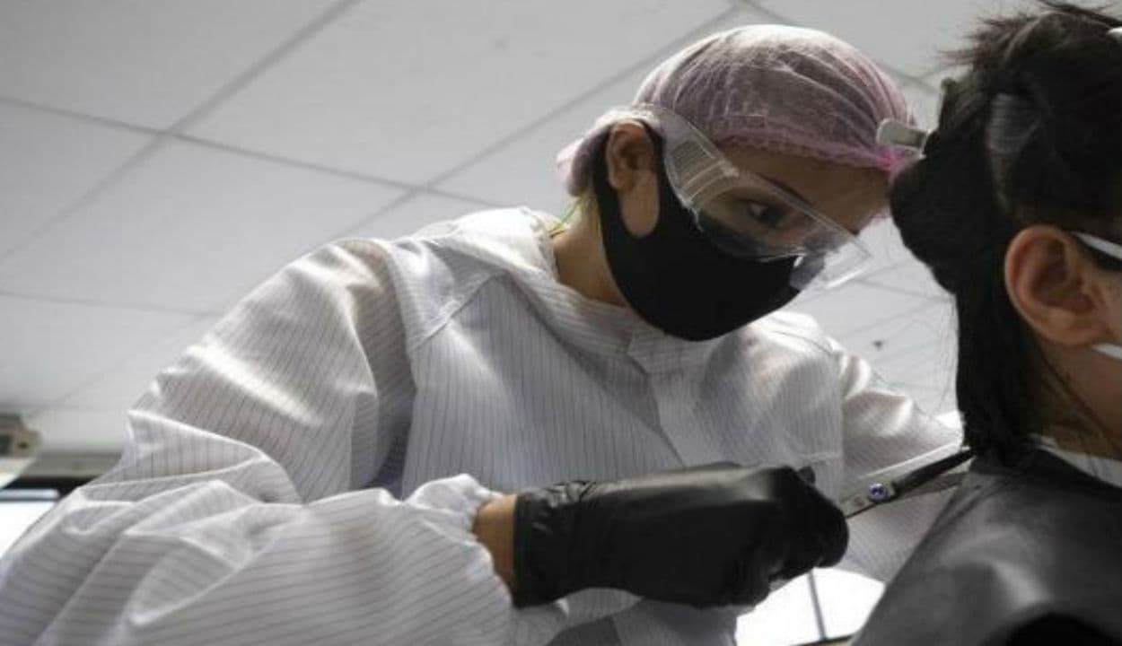 Unlock1 : हजामत बनाने के लिए अब लोगों को यहां पर देना होगा Aadhar और मोबाइल नंबर, वर्ना...