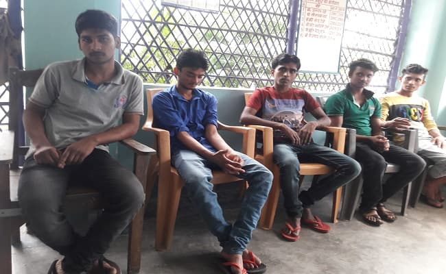 Coronavirus : कोरोना का खौफ : मुंबई से बिहार लौटे युवकों को परिजनों ने घर में घुसने से रोका