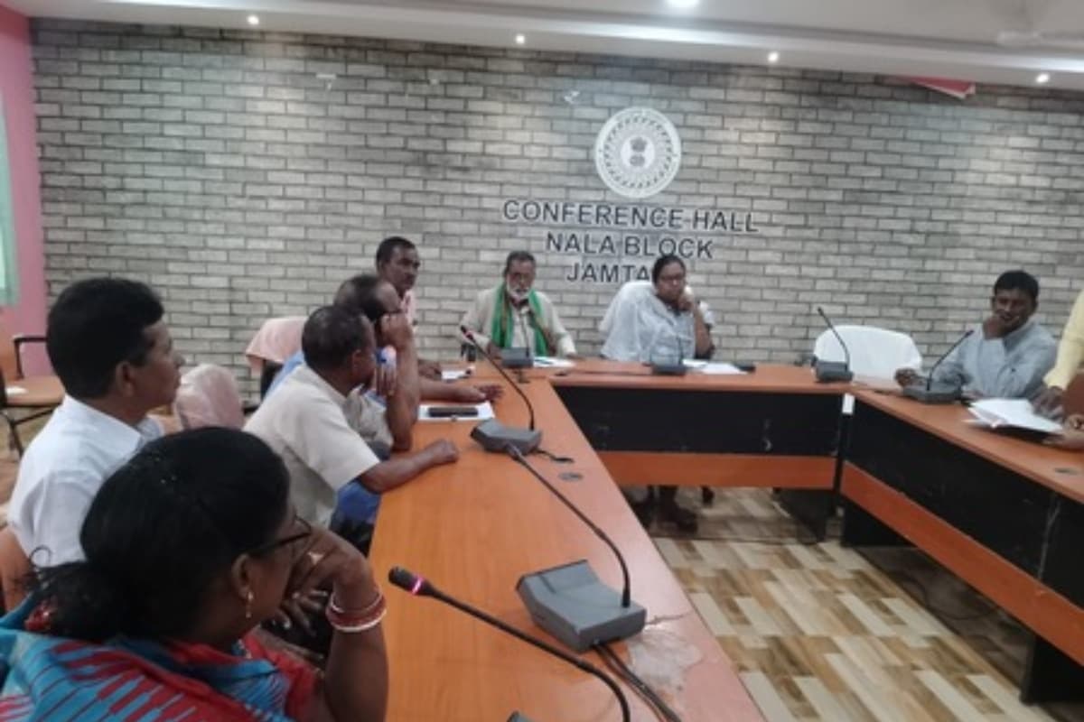 पीडीएस डीलरों पर लाभुकों को कम अनाज देने का आरोप, बीडीओ ने कहा- जांच के बाद होगी कार्रवाई