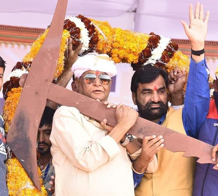 Rajasthan : NDA से बाहर होंगे अमित शाह के 'भरोसेमंद' हनुमान बेनीवाल? वसुंधरा गुट के विधायकों ने चिट्ठी लिख खोला मोर्चा