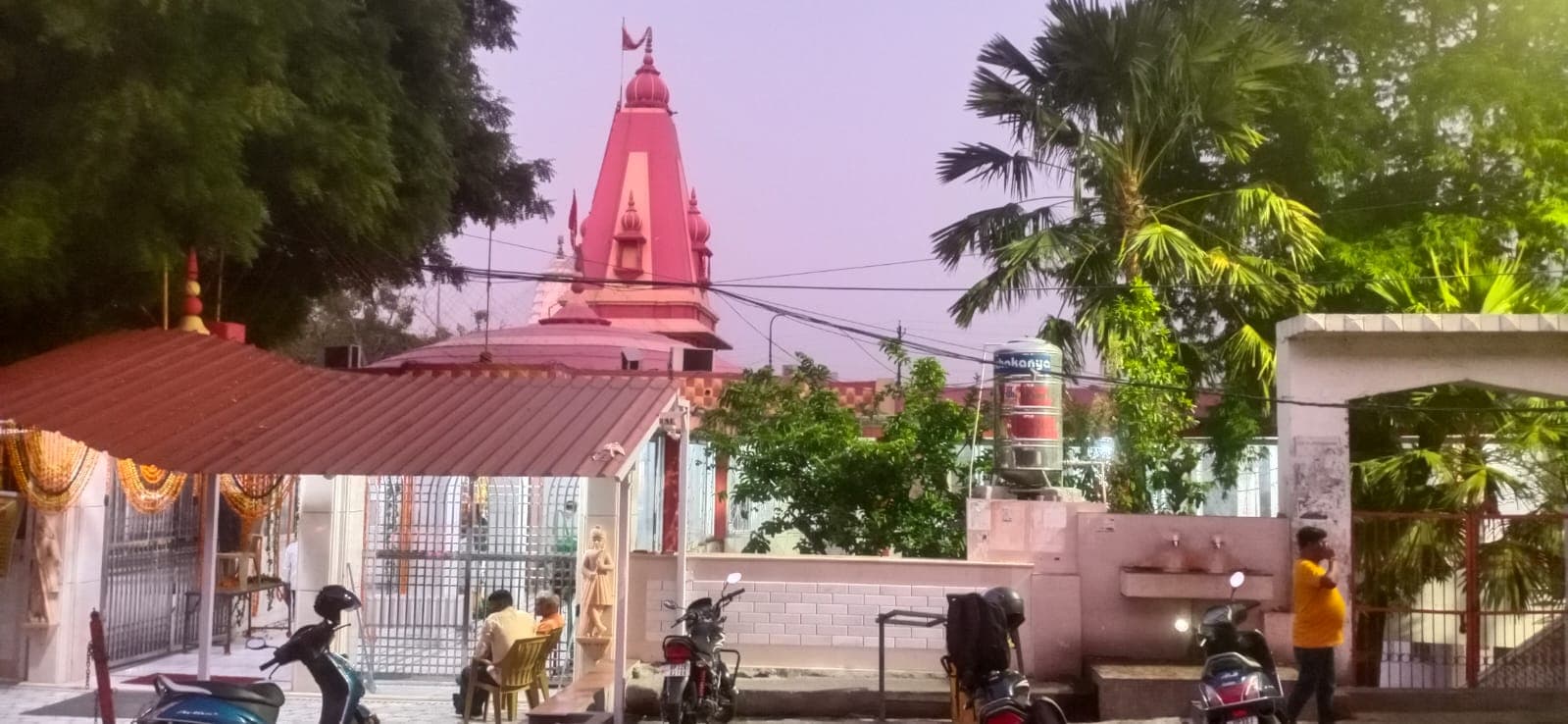 Bada Mangal 2022: पहला बड़ा मंगल 17 मई को, बजरंगबली की पूजा के लिये मंदिर सज-संवर कर तैयार, लगेंगे भंडारे