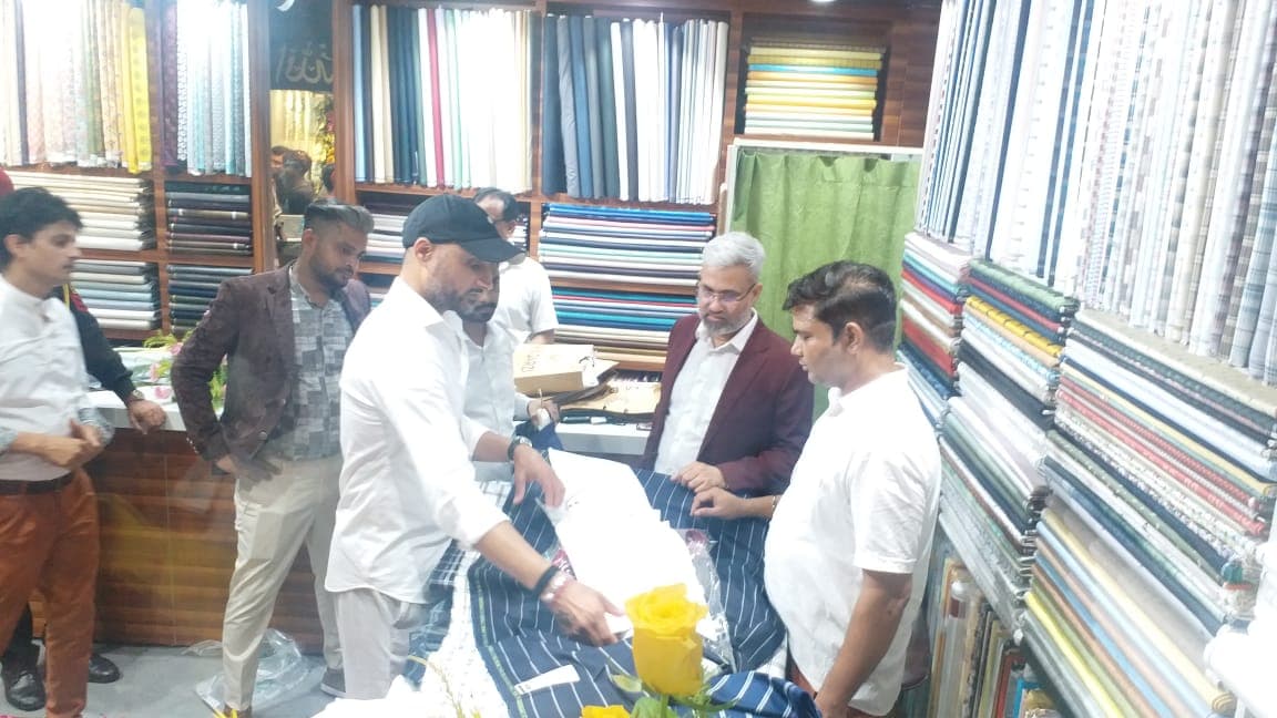 अलीगढ़ पहुंचे पूर्व क्रिकेटर हरभजन सिंह को प्रशंसकों ने घेरा, बोले- आयरलैंड दौरे पर रिंकू सिंह का दिखेगा जलवा