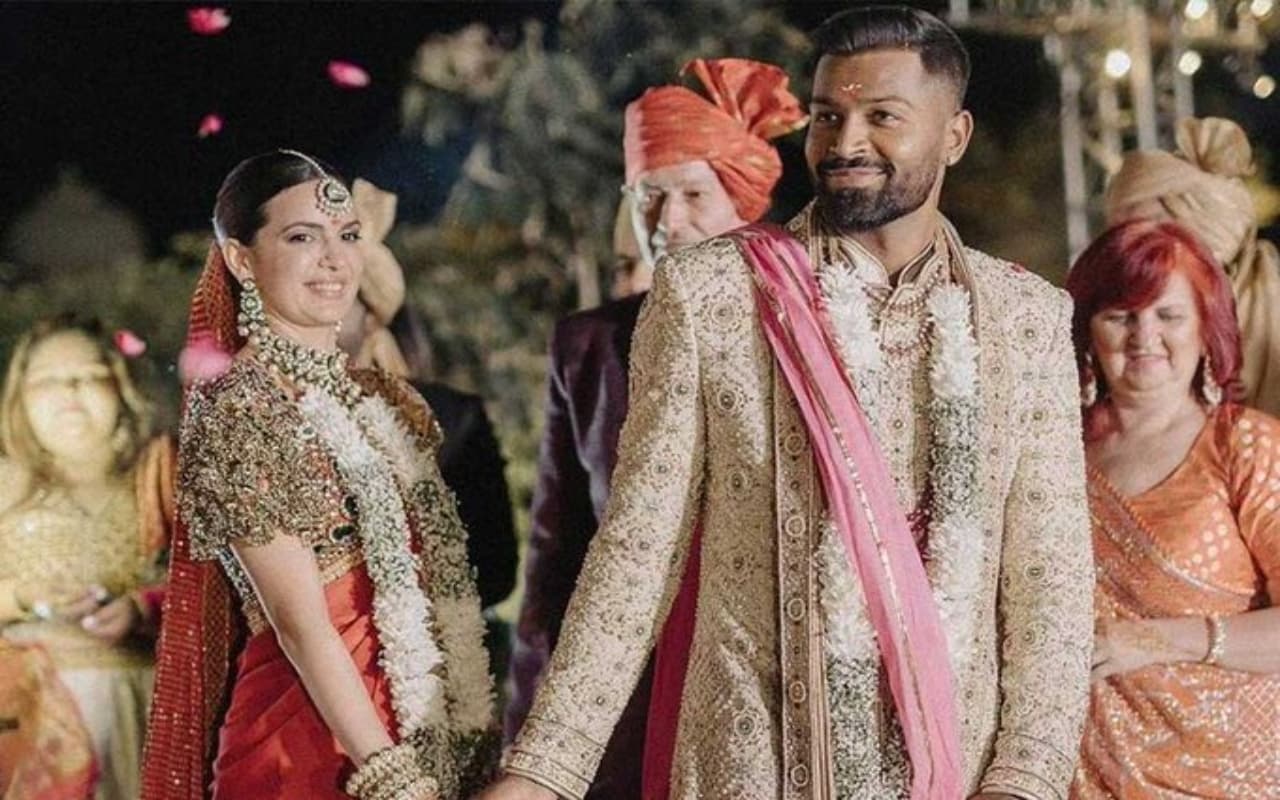 VIDEO: हार्दिक पांड्या ने अपनी शादी में की थी पैसों की बारिश, जूते-चुराई पर लुटाये लाखों रुपये!