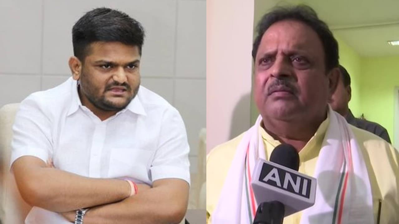 Hardik Patel Resigns: हार्दिक के कांग्रेस से इस्तीफा देने पर भड़के गुजरात प्रभारी रघु शर्मा, कहा- बेईमान