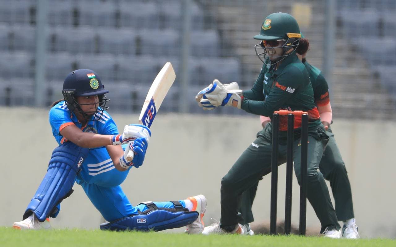 Harmanpreet Kaur पर कड़े एक्शन के मूड में ICC, लग सकता है कुछ मैचों का बैन