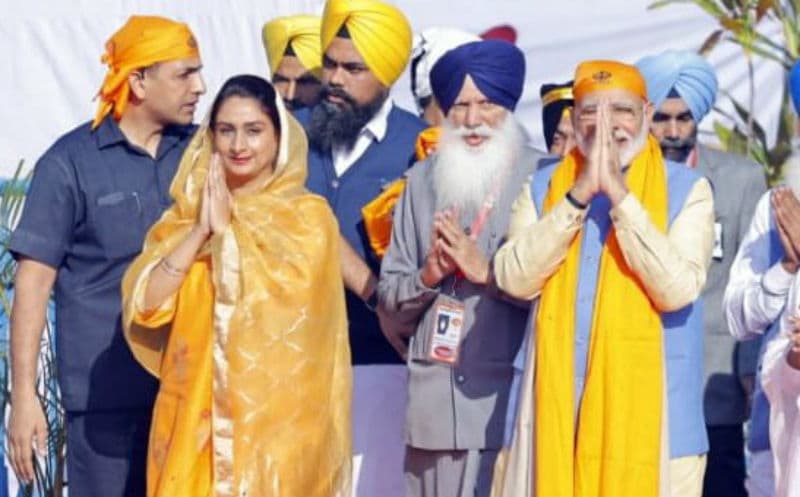 Agriculture Bill Protest : राष्ट्रपति ने मंजूर किया हरसिमरत कौर का इस्तीफा, किसान बिल को लेकर SAD और BJP के बीच तकरार, किसान ने खाया जहर