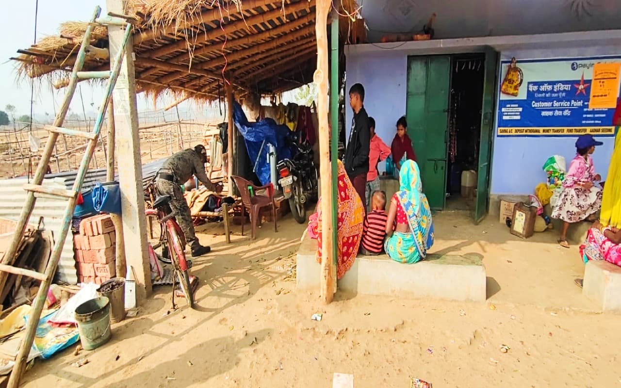 Murder Case in Jharkhand: चक्रधरपुर में हथौड़े से मारकर एक व्यक्ति की हत्या, छानबीन में जुटी पुलिस