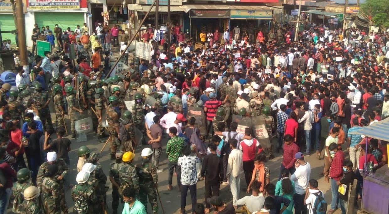 हजारीबाग में सड़क दुर्घटना में हवलदार समेत दो लोगों की मौत, अनियंत्रित ट्रक ने रौंदा