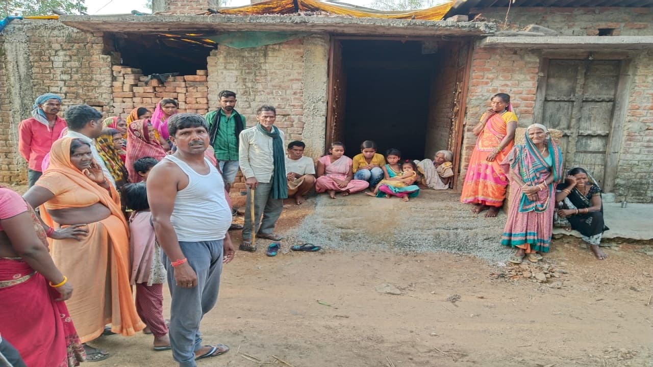 झारखंड: बोलेरो ने बाइक सवार को रौंदा, मौत से आक्रोशित लोगों ने किया सड़क जाम, 8 घंटे बाद माने परिजन