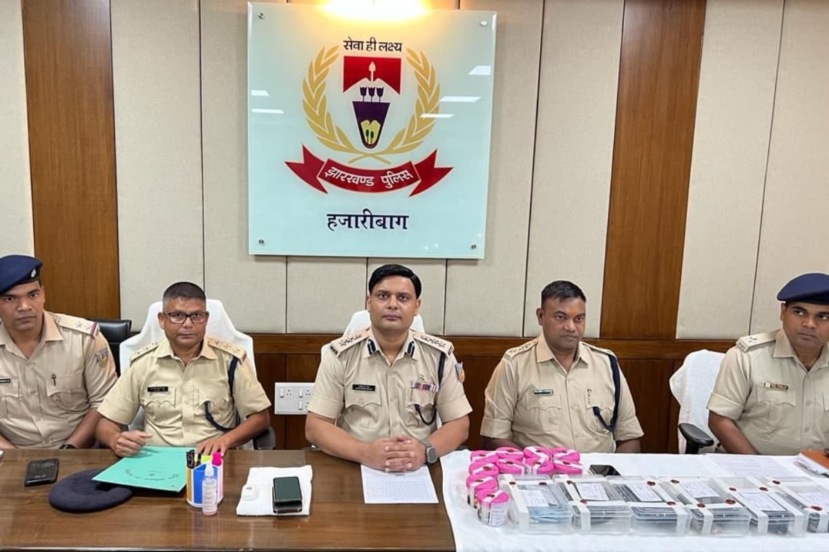 झारखंड: हजारीबाग पुलिस को कामयाबी, 25 लाख की अफीम के साथ तीन तस्कर अरेस्ट, आगजनी के मुख्य आरोपी को भी दबोचा