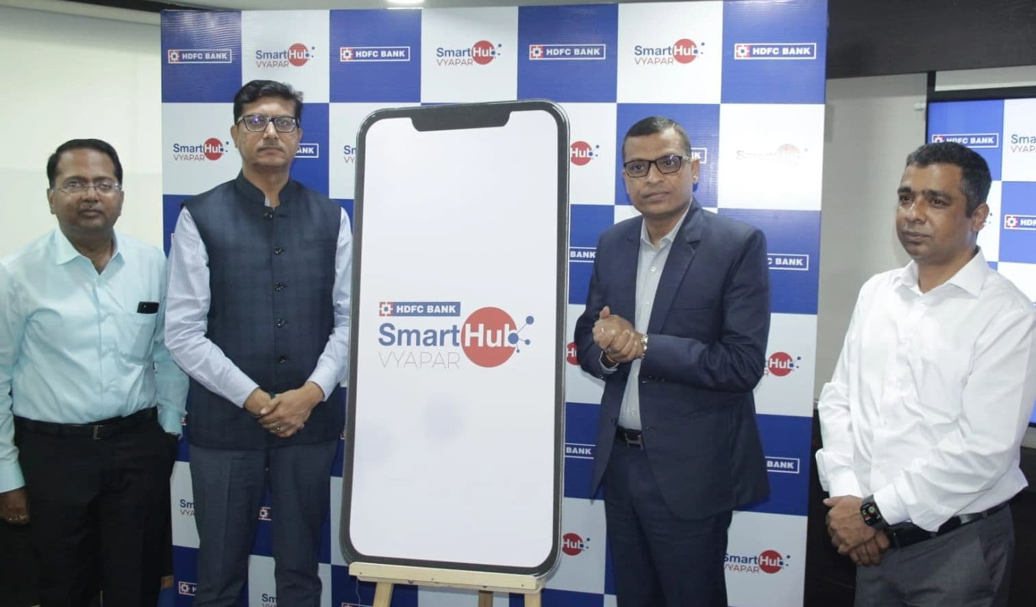 एचडीएफसी ने लांच किया स्मार्टहब व्यापार एप, व्यापारियों को तत्काल, डिजिटल, पेपरलेस बैंकिंग सुविधा