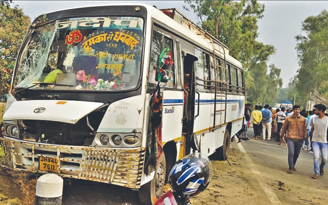 जामताड़ा : गोविंदपुर-साहिबगंज हाइवे पर हुई दुर्घटना, बस की चपेट में आने से बच्चे की हुई मौत