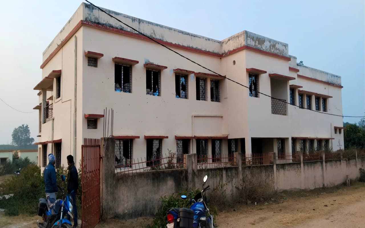 झारखंड का एक ऐसा प्रखंड जहां डॉक्टर्स की जगह नीम-हकीमों के आसरे है लाखों की आबादी