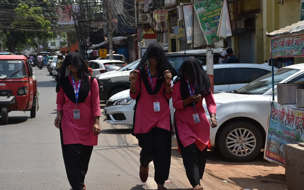 UP Weather: गर्मी के सितम से मिलेगी राहत या आसमान से बरसेंगे आग के शोले, मौसम विभाग ने दी ये जानकारी