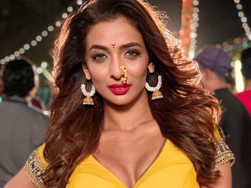 Nashik Igatpuri Rave Party : रेव पार्टी का भंडाफोड़, मराठी बिग बॉस की एक्स कंटेस्टेंट हिना पांचाल समेत ये 22 लोग पकड़ाए