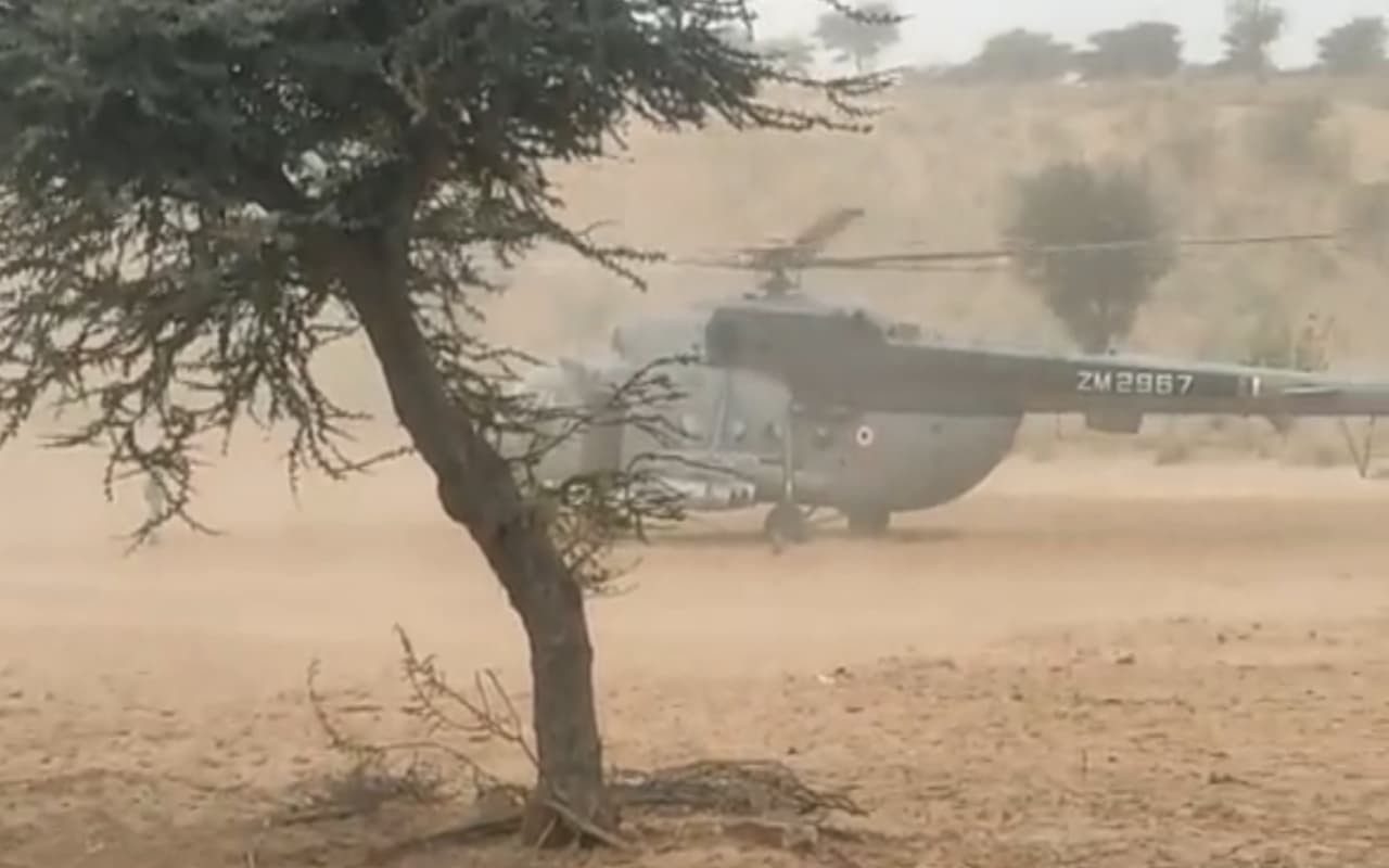 वायु सेना के हेलीकॉप्टर की जोधपुर में इमरजेंसी लैंडिंग, टल गया बड़ा हादसा