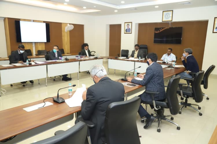 Jharkhand School Reopening : झारखंड में खुलेंगे स्कूल-कॉलेज और कोचिंग सेंटर, पढ़िए किन्हें मिली है अनुमति, क्या हैं शर्तें