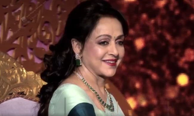 Indian Idol 12 के सेट पर हेमा मालिनी ने किया खुलासा, बोलीं मेरे साथ शूटिंग पर आते थे पापा, ताकि मुझे और धरम जी...