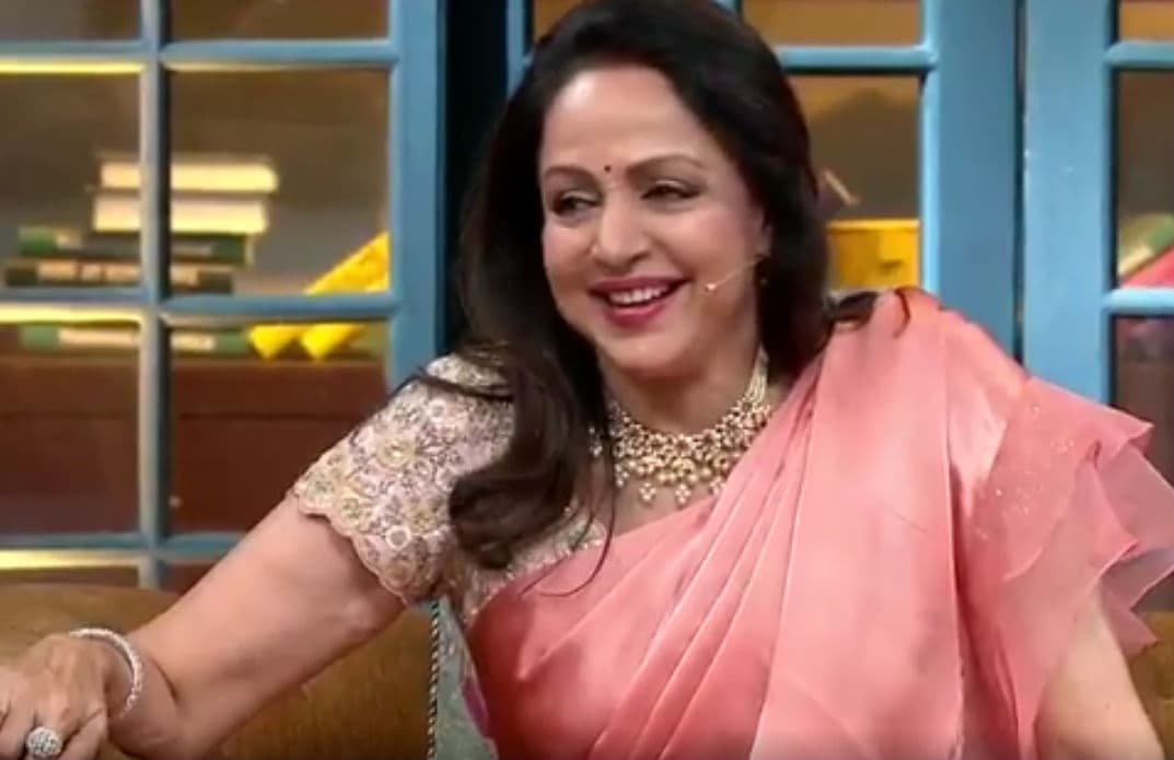 Kapil Sharma Show: जब धर्मेंद्र से रोमांटिक बातें करते-करते खर्राटे लेने लगी थीं हेमा मालिनी