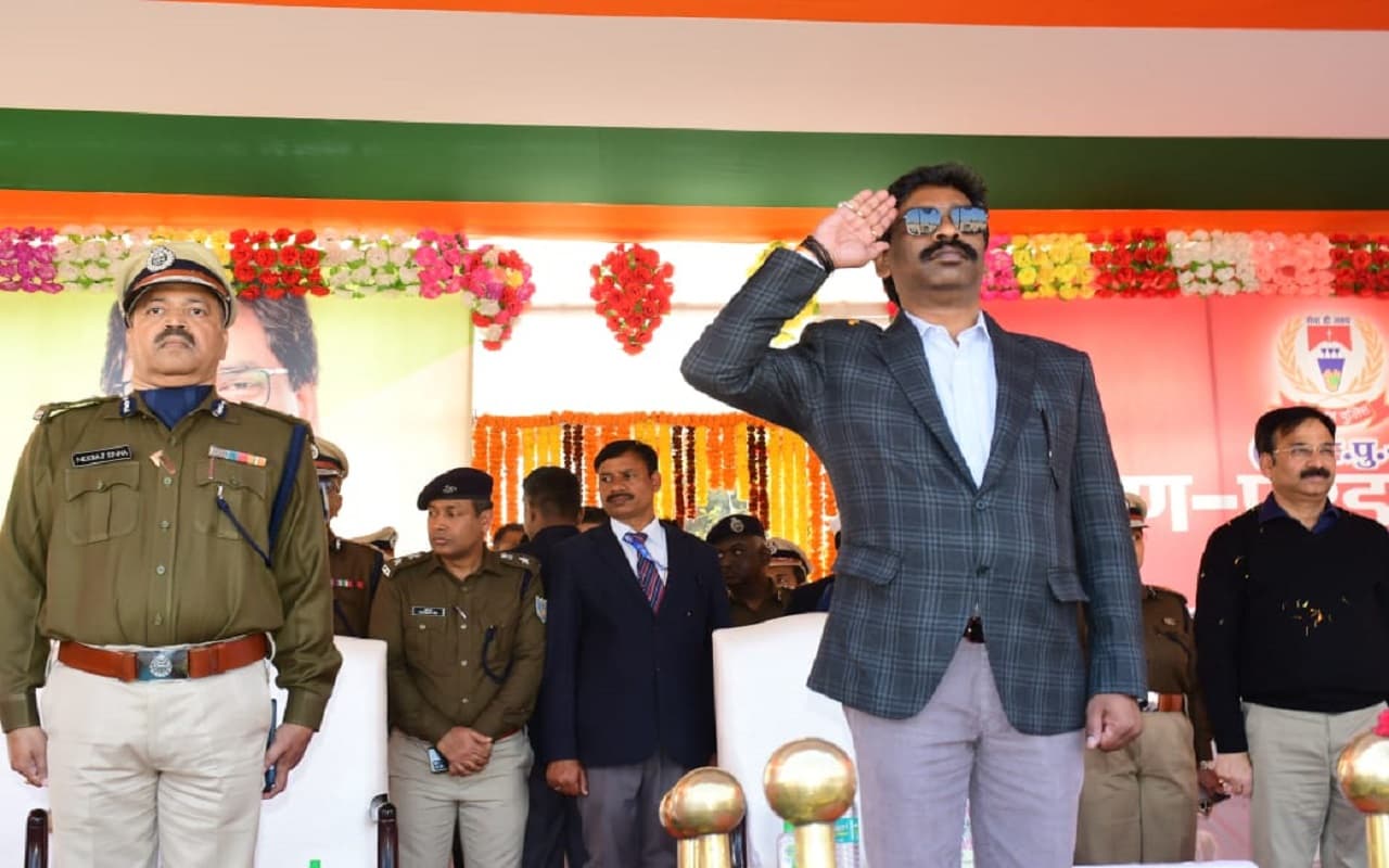 PHOTOS: पारण परेड समारोह में बोले CM हेमंत सोरेन, सभी पुलिस ट्रेनिंग इंस्टीट्यूट्स का होगा जीर्णोद्धार