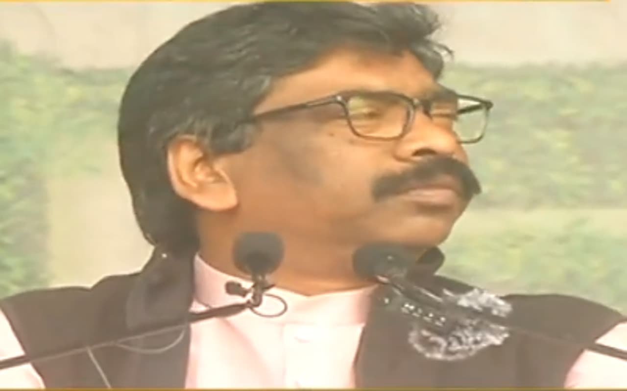 सीएम हेमंत सोरेन का भाजपा को दो टूक- मुझे परेशान कर सकते हैं, पर मेरी सरकार नहीं गिरा सकते सीएम हेमंत सोरेन का भाजपा को दो टूक- मुझे परेशान कर सकते हैं, पर मेरी सरकार नहीं गिरा सकते