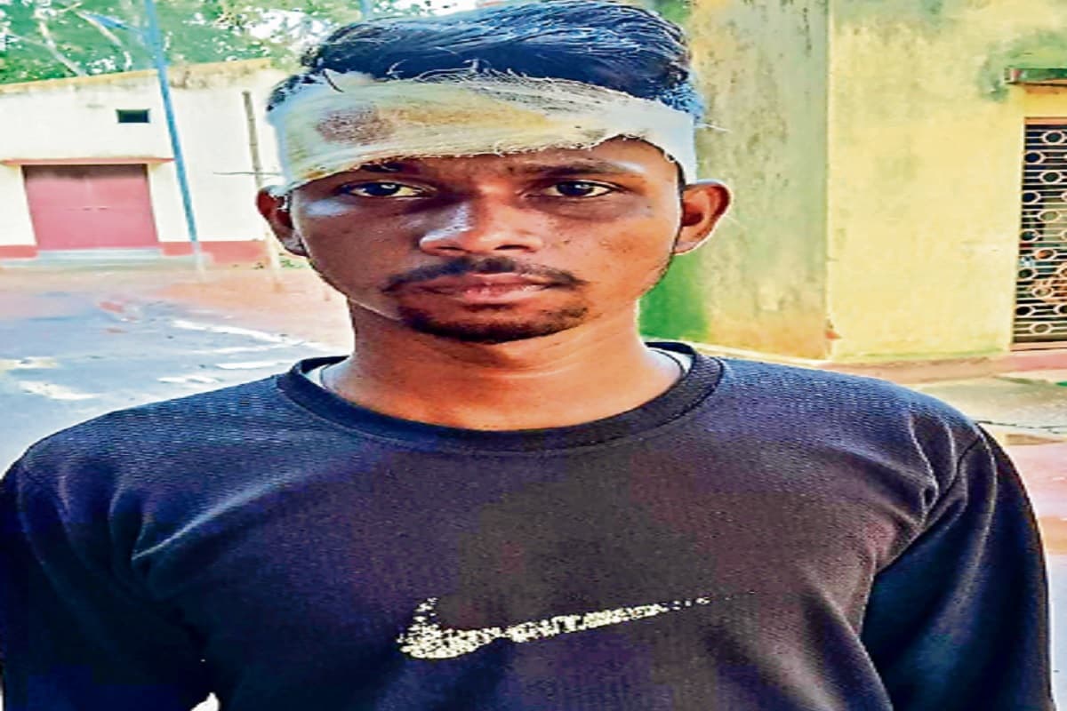 पूर्वी सिंहभूम में हाथियों को खदड़ने गयी QRT टीम पर ग्रामीणों ने किया हमला, 1 की हालत गंभीर