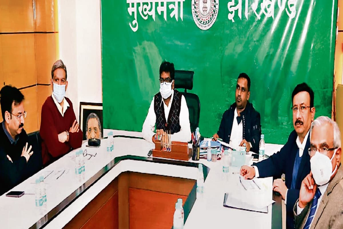कोरोना के बढ़ते मामलों के बीच झारखंड सरकार की क्या है तैयारी? स्वास्थ्य विभाग ने CM हेमंत को कराया अवगत