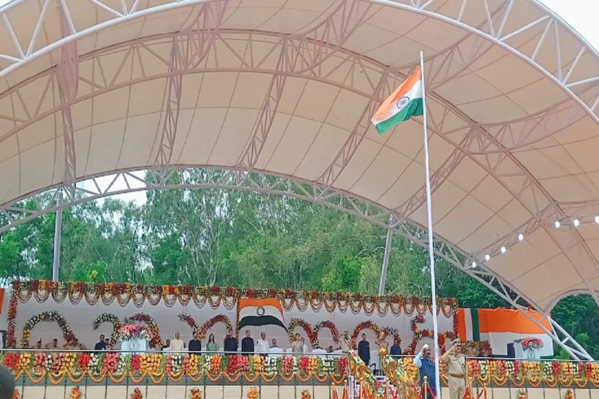 मुख्यमंत्री हेमंत सोरेन ने राजधानी रांची में किया झंडोत्तोलन, जानें उनके संबोधन की कुछ बड़ी बातें