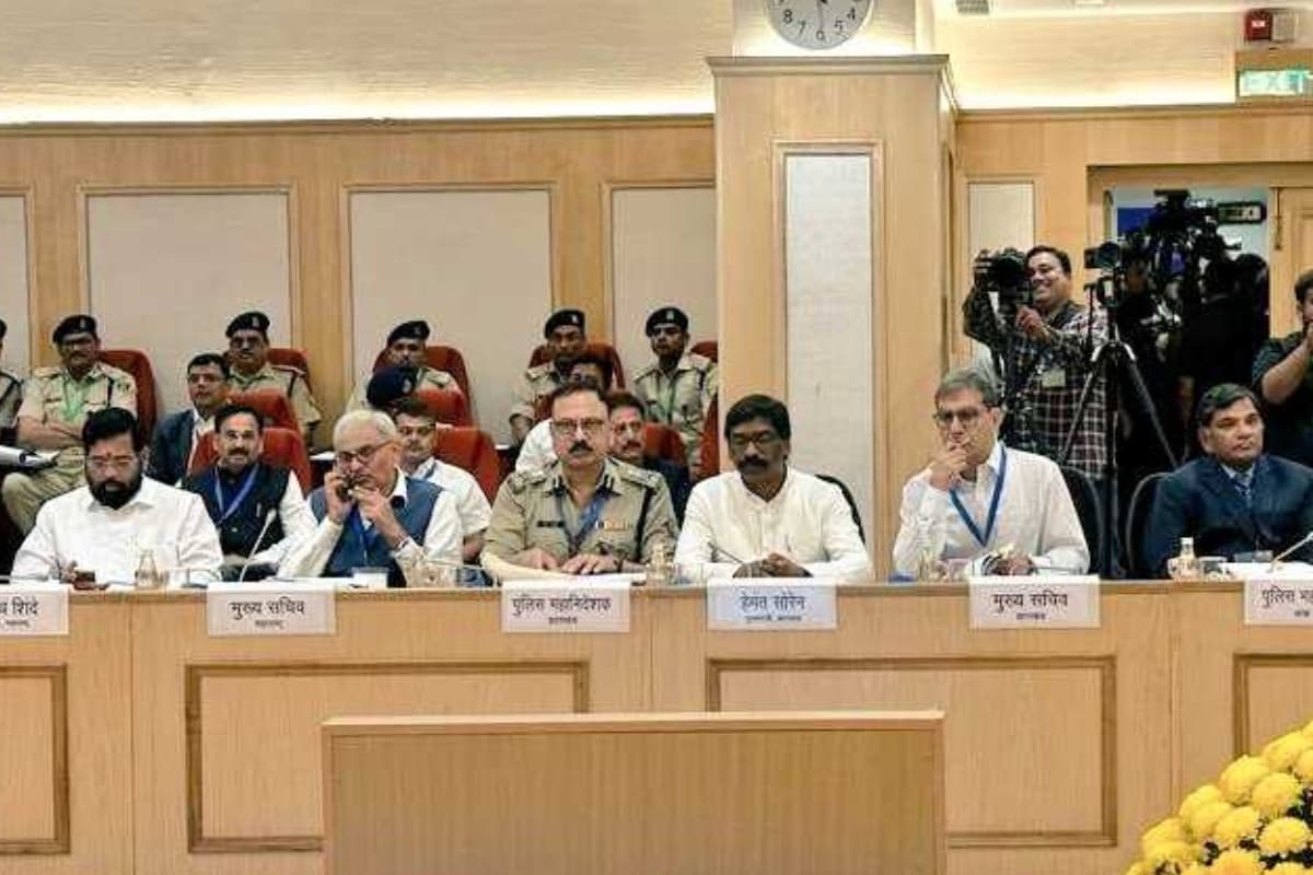 गृह मंत्री अमित शाह के साथ बैठक में बोले सीएम हेमंत सोरेन, पूर्व सैनिक व रिटायर्ड पुलिस इस कारण नहीं बनते SPO